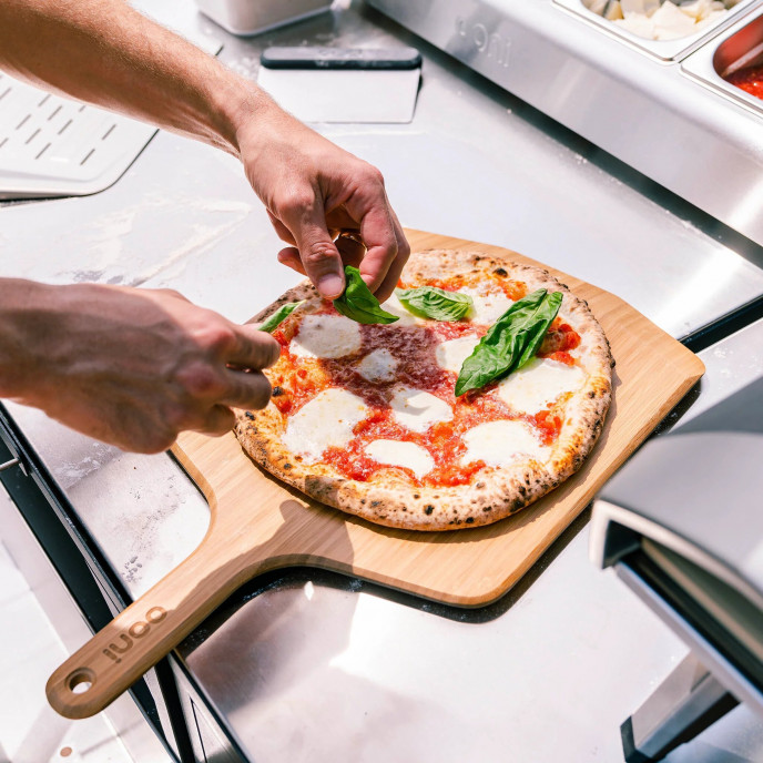 Planche à pizza en bois de bambou Karu 12 et Koda 12 Ooni