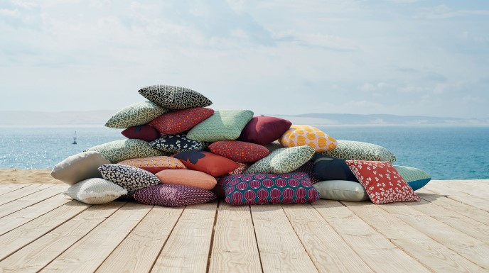 Accessoires Fermob : la touche design et colorée pour votre intérieur et votre extérieur